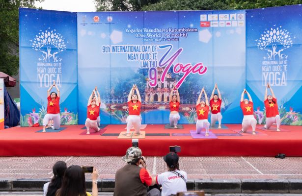 ngo-dong-hanh-cung-festival-quoc-te-yoga-lan-thu-9-16